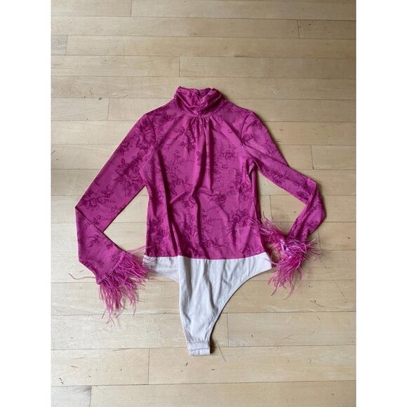 Wayf mockneck BNWT pink floral long sleeve top sz medium NEW feather trim - Picture 1 of 5